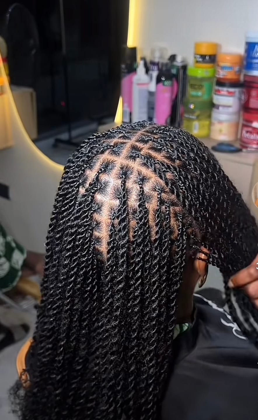 Customer photo review of Ampro Shine N Jam Magic Fingers Setting Mousse for Braiders 12oz