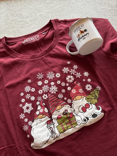 Customer photo review of Gartengnome Weihnachten - Damen Premium Organic Shirt