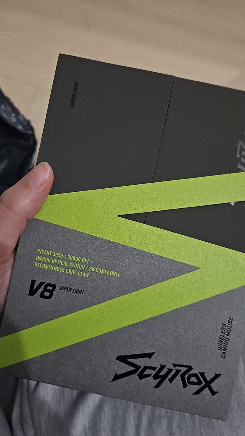 Customer photo review of Scyrox V8 8K Wireless Mouse