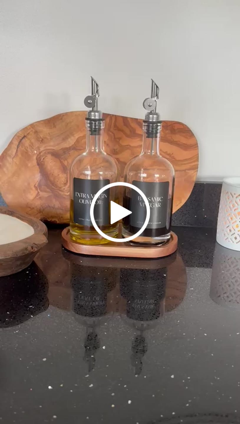 Customer video review of Set of 2 Round Glass Oil Bottle 500 ML & Oval Tray