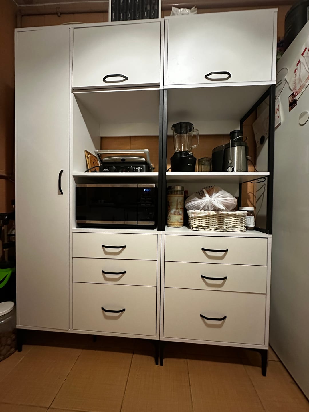 Customer photo review of Rani JE135 Çok Amaçlı Dolap 1 Kapaklı 3 Çekmeceli Kiler Mutfak Dolabı Beyaz