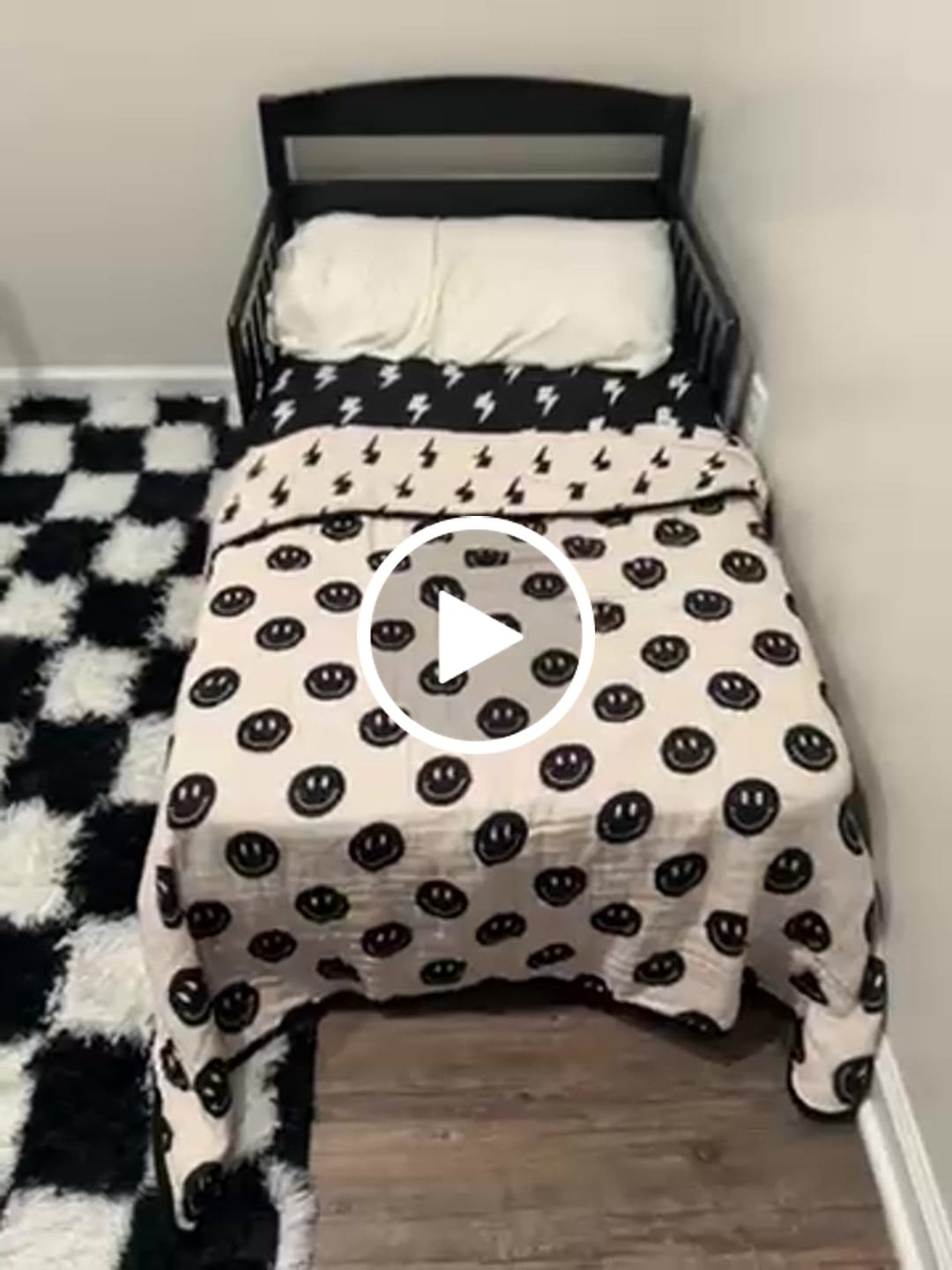 Customer video review of Organic Muslin Quilt in Bowie x Smiley