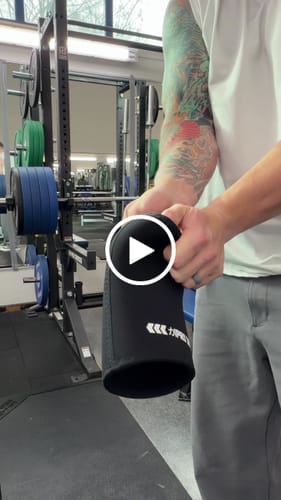 Customer video review of 7mm PRO Elbow Sleeves - Extra Stiff Neoprene - FinalRep Approved