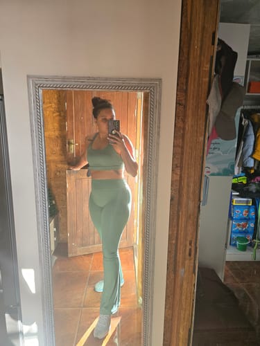 Customer photo review of High-Waist Kick Flare Leggings