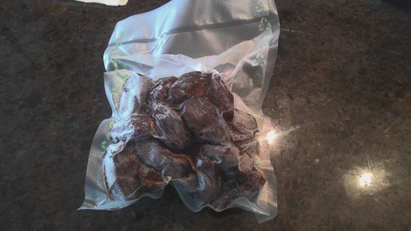 Customer photo review of Organic Large Medjool Dates Box