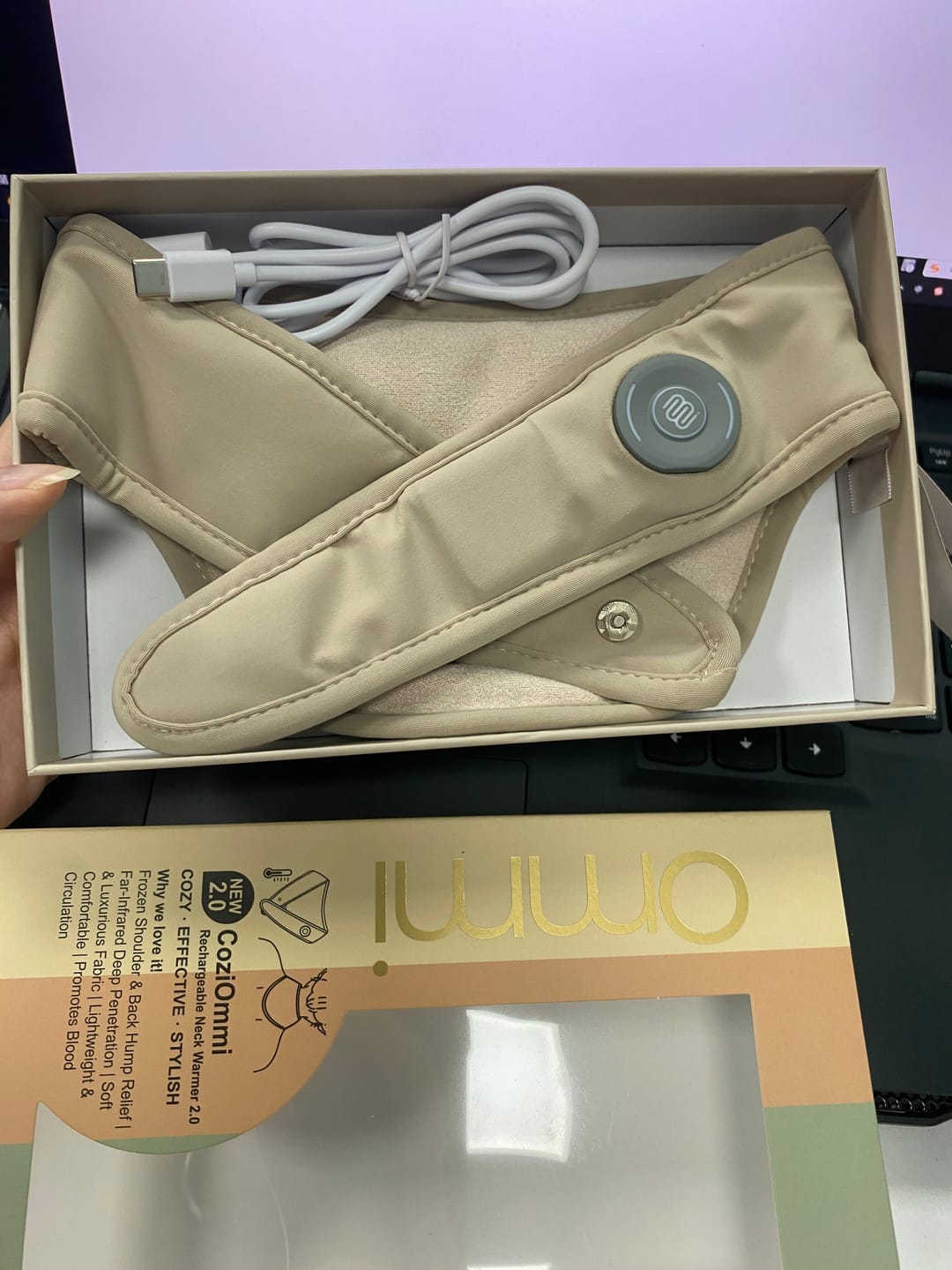 Customer photo review of 【New Arrival】CoziOmmi Rechargeable Neck Warmer 2.0   | Upgraded Graphene Neck Wrap | Shoulder Pain Relief| HK EMC certification