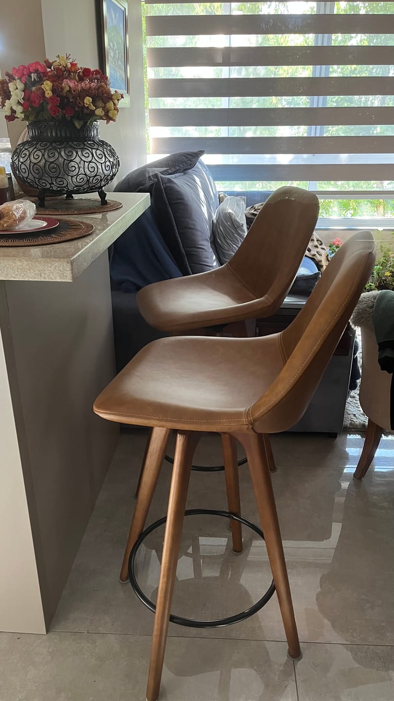 Customer photo review of Banqueta Giratória Compass