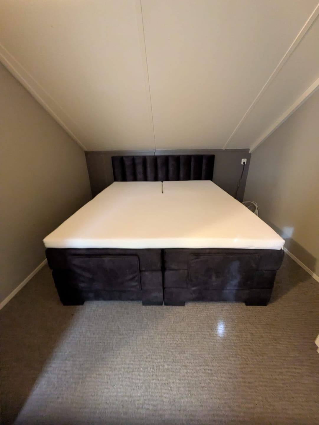 Customer photo review of Y-NOT - Elektrische Boxspring - Lumière - Complete set - Nº30 Black