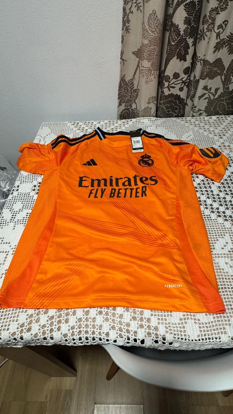 Customer photo review of Maillot Real Madrid II 24/25 - Amarela