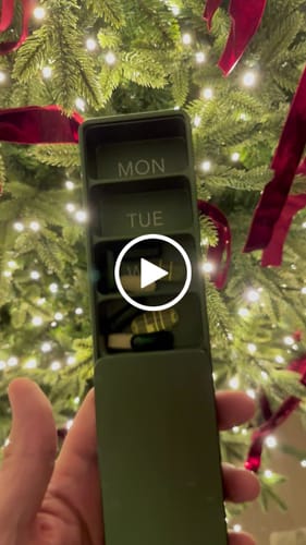 Customer video review of Weekly Case