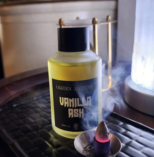 Customer photo review of VANILLA ASH body oil