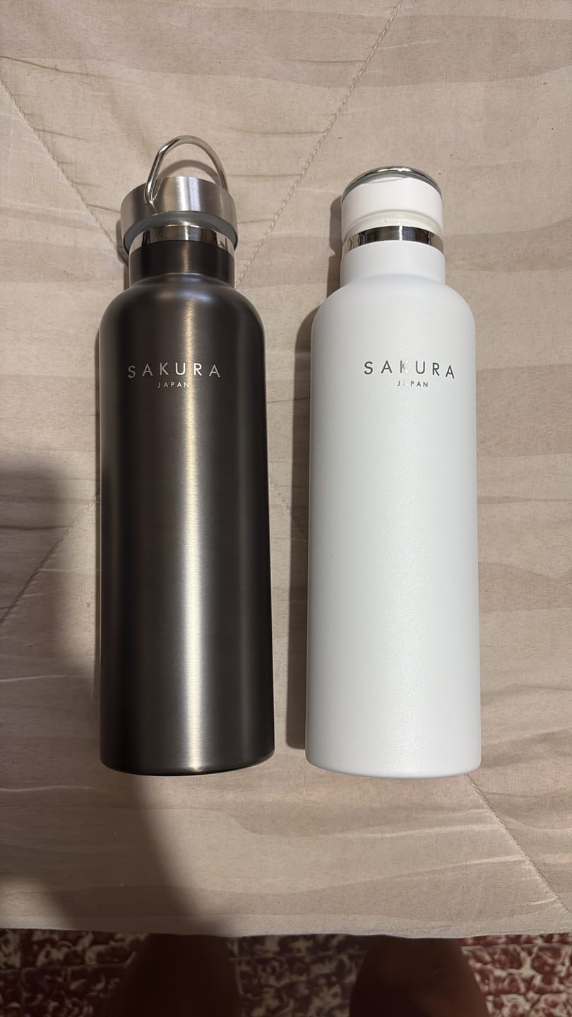 Customer photo review of Botella Térmica Sakura Acero Inoxidable 750 Ml Blanca Mate