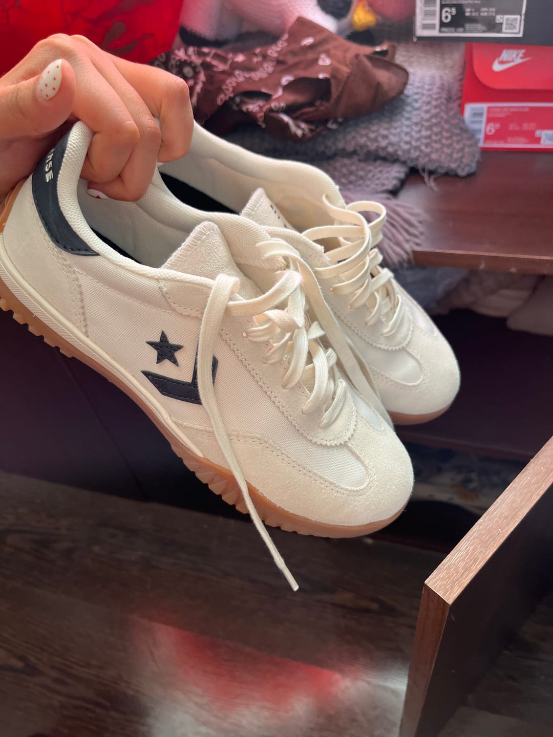 Customer photo review of Zapatilla Converse Run Star Trainer Mujer Biege - Negro - Suela Gum