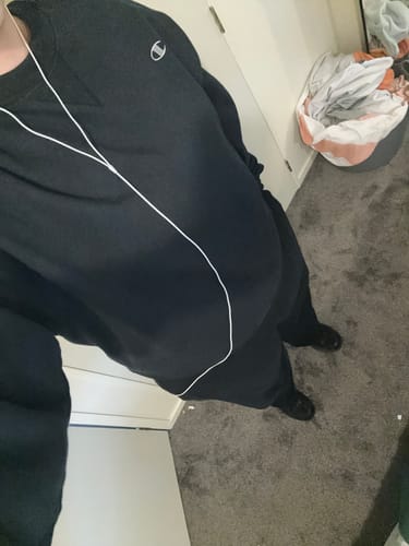 Customer photo review of Vintage Navy Champion Sweatshirt (XL)