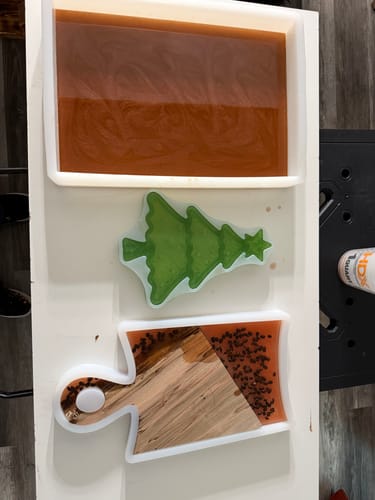 Customer photo review of 18x9.5x1" Flared Oval Handle Charcuterie Board Silicone Mold - Small Serving Board Mold