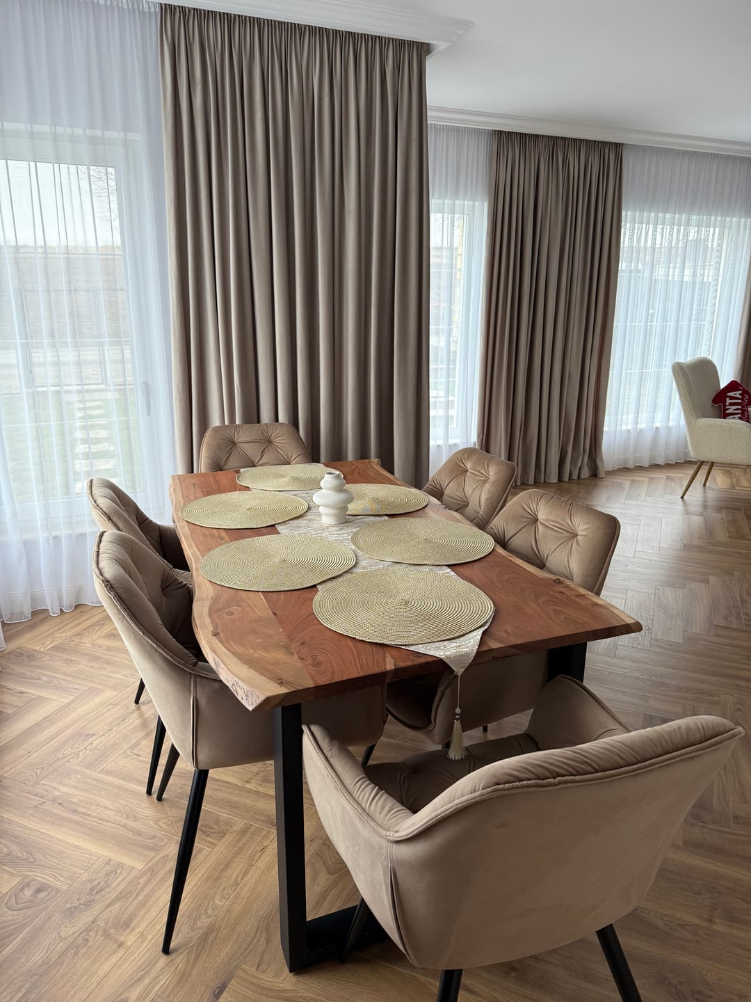 Customer photo review of Scaun CHERRY, bej/negru, stofa catifelata/metal, 57x58x87 cm