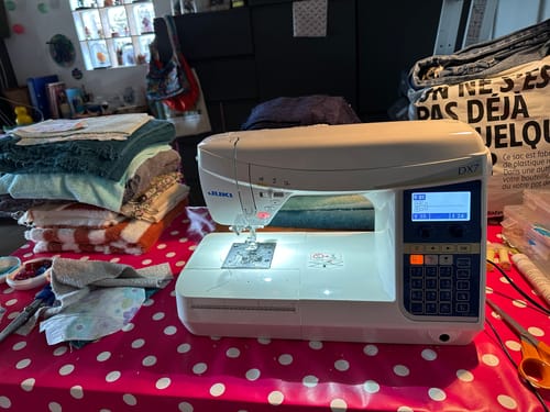 Valérie P. review of JUKI HZL-DX7 image 1 out of 1