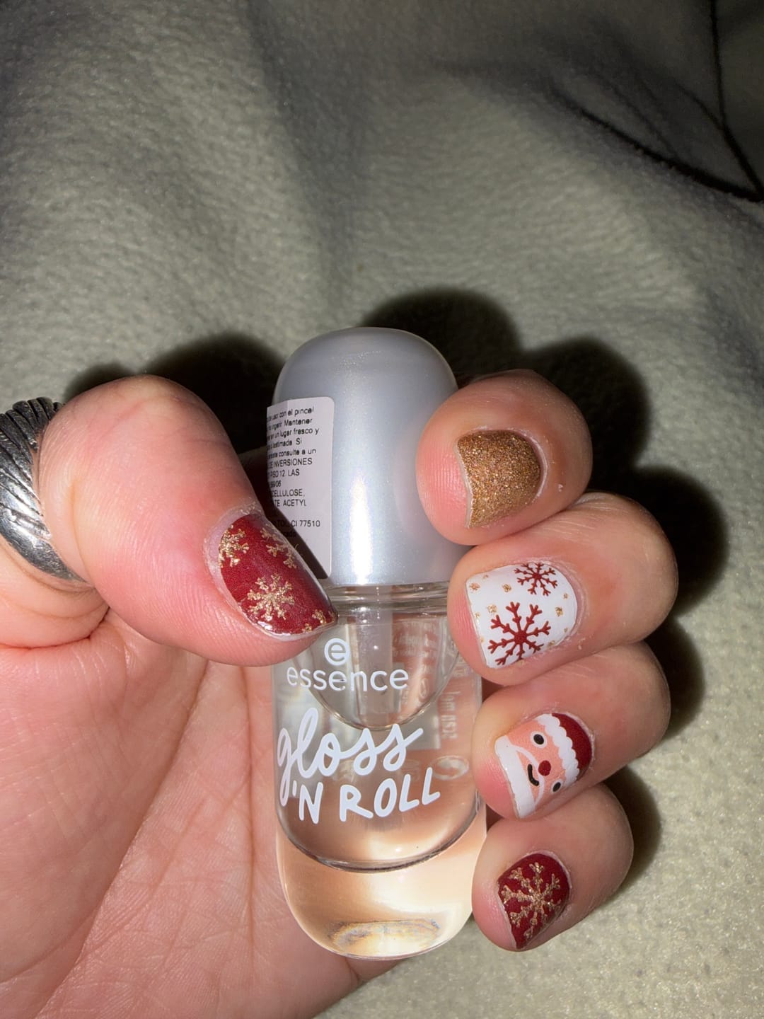 Customer photo review of Essence Esmalte Gel  Gloss 'N Roll