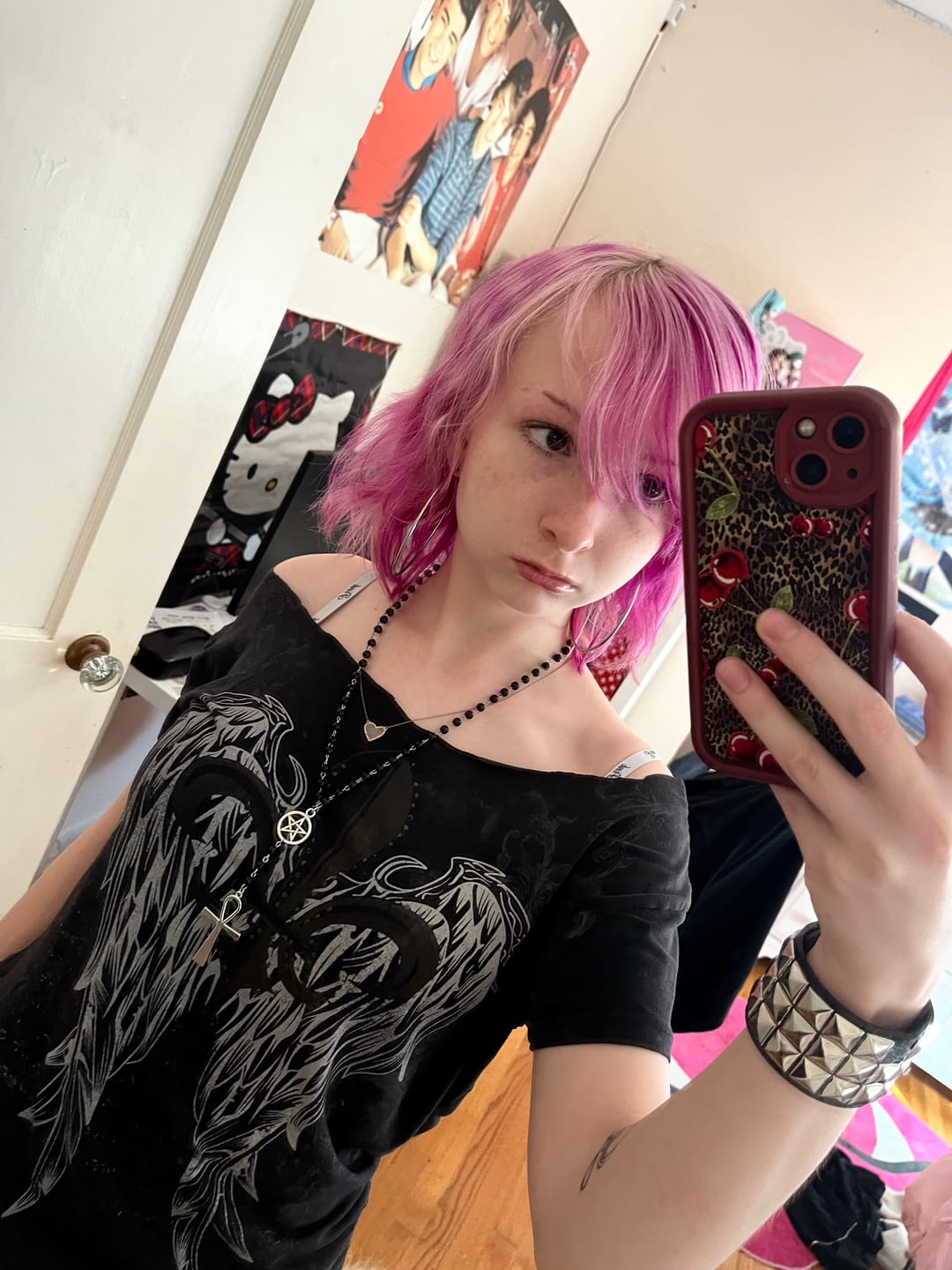 Customer photo review of VIVI Sassy Dark Choker Necklace Set