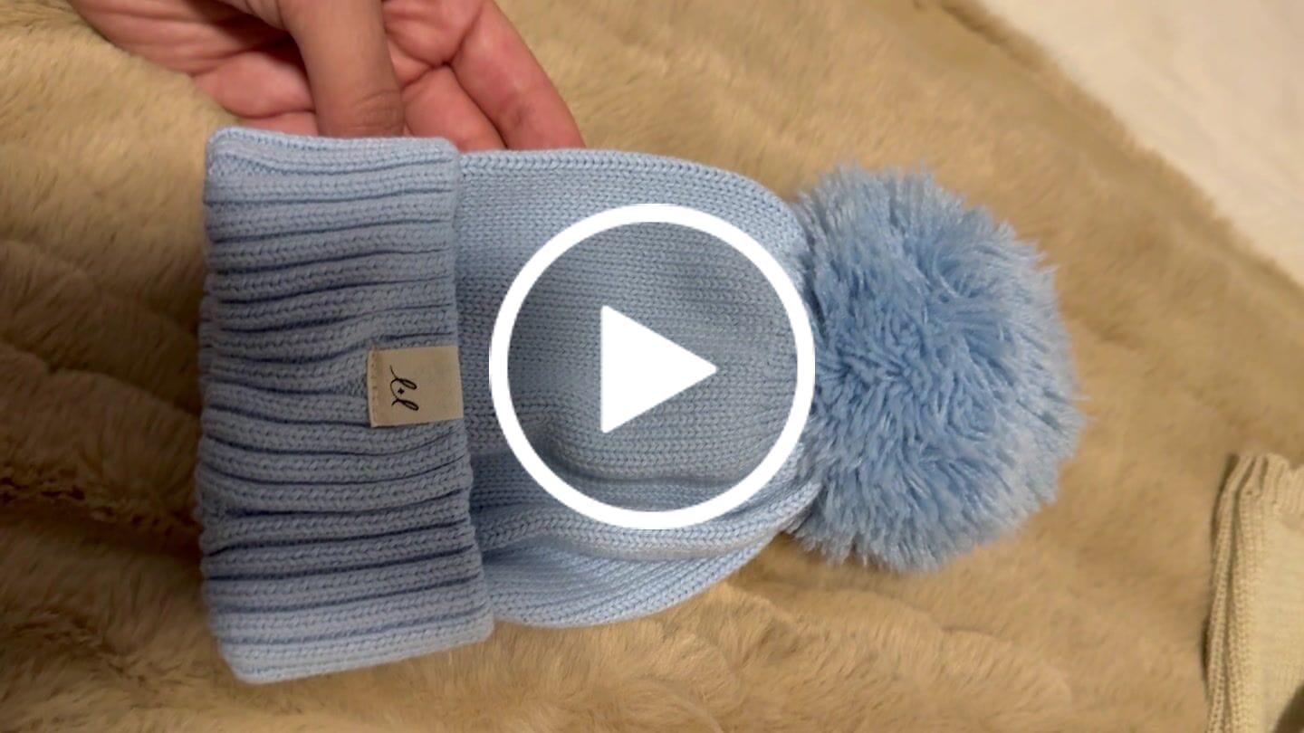 Customer video review of Luna + Luca Pom Beanie - Powder Blue