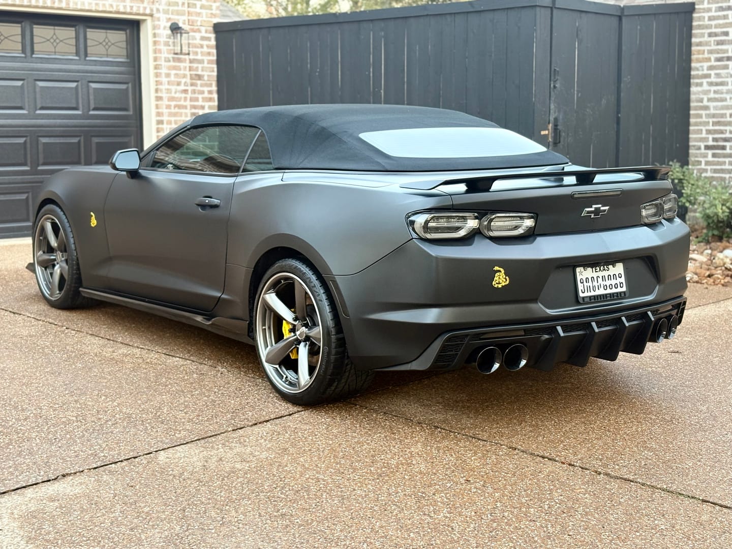 Customer photo review of 2016-2025 Chevy Camaro Evo Style Shark Fins Rear Diffuser Quad/Single Tips SS/RS/LT & ZL1 w/ Smoke Reflectors
