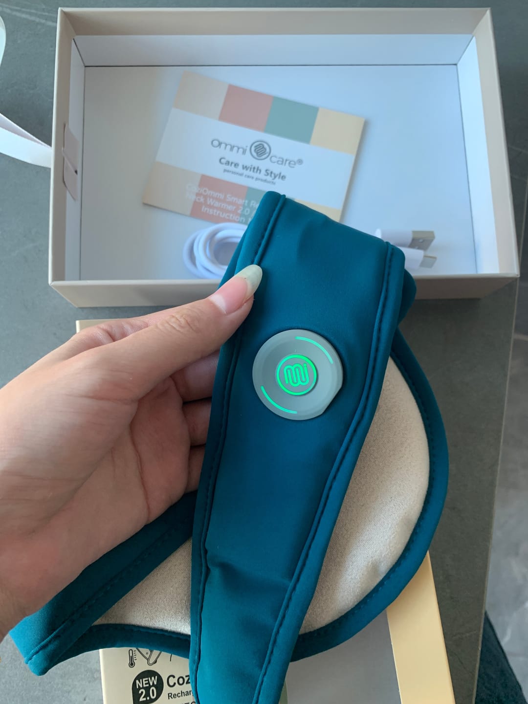 Customer photo review of 【New Arrival】CoziOmmi Rechargeable Neck Warmer 2.0   | Upgraded Graphene Neck Wrap | Shoulder Pain Relief| HK EMC certification