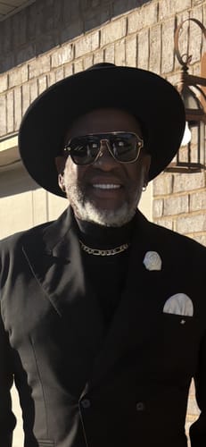 Customer photo review of Wrinkle-resistant - Band Collar - Cotton-Lycra Shirt - Long Sleeve - Black