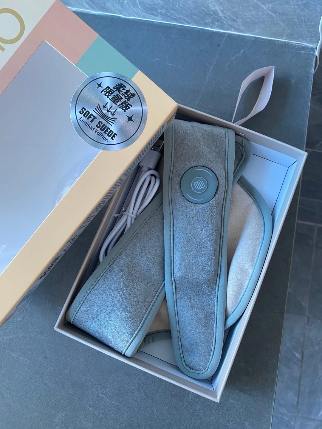 Customer photo review of 【New Arrival】CoziOmmi Rechargeable Neck Warmer 2.0   | Upgraded Graphene Neck Wrap | Shoulder Pain Relief| HK EMC certification