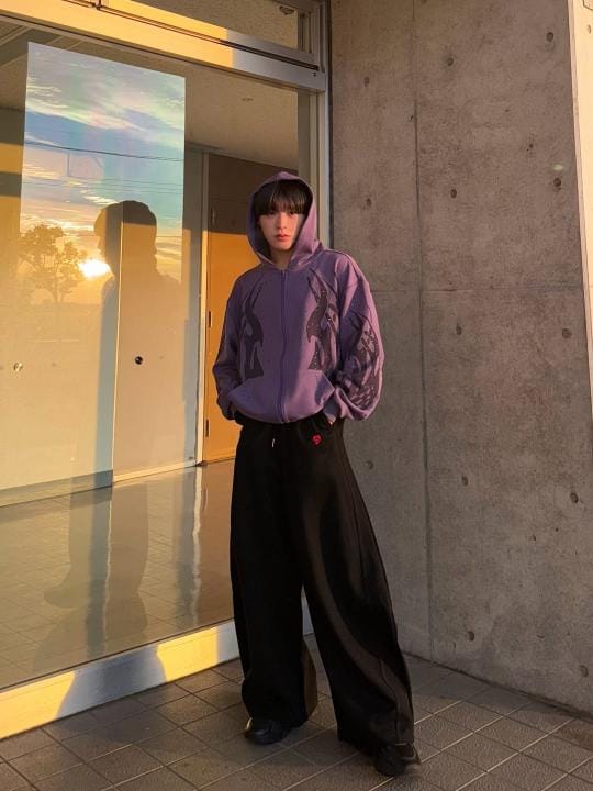 Customer photo review of Aelfric Eden Super Baggy Barrel Sweatpants