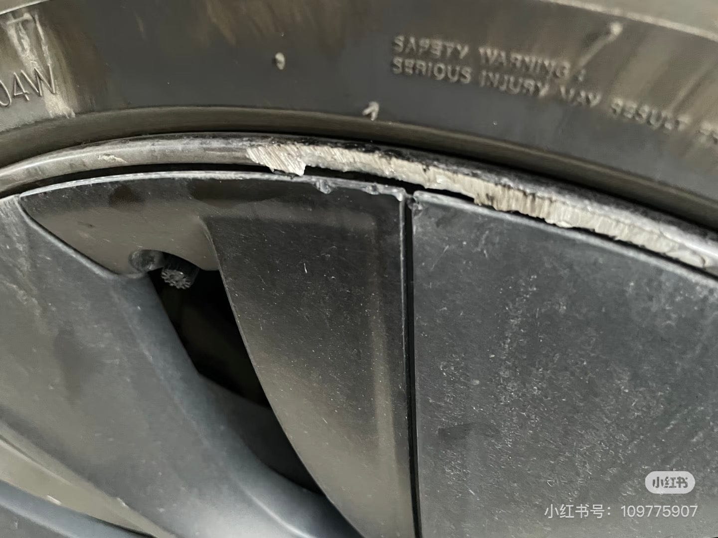 Customer photo review of Aluminum Alloy Wheel Rim Protector for All Brand Vehicles (4 PCS)