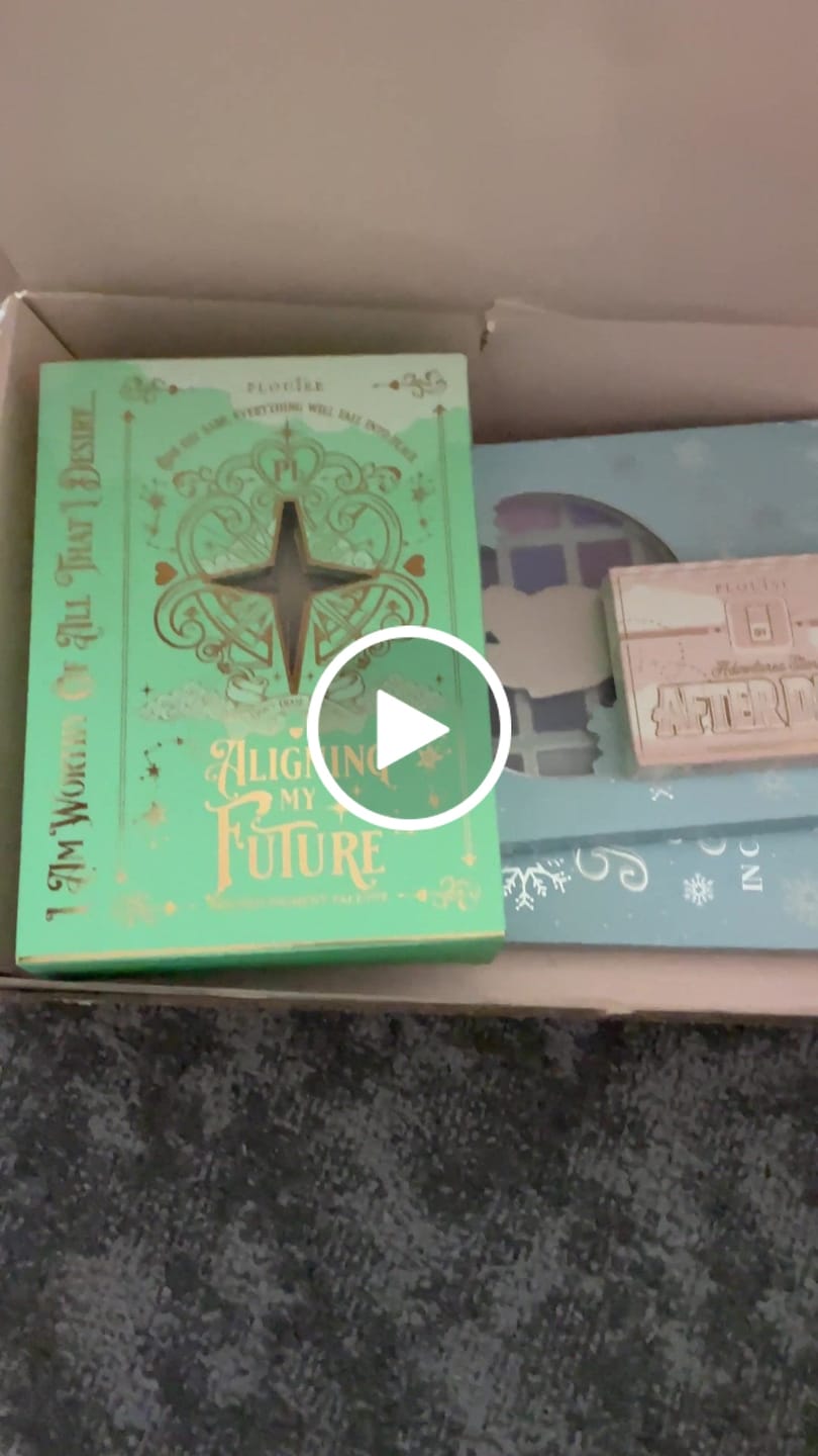 Customer video review of P. Louise Aligning My Future Pastel Eyeshadow Palette