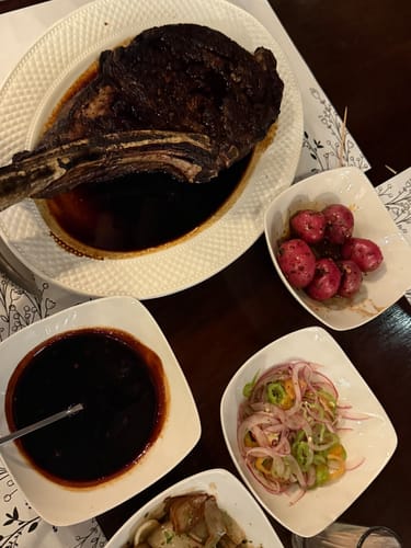 Reseña con foto de un cliente sobre Rib Eye Tomahawk Steaks