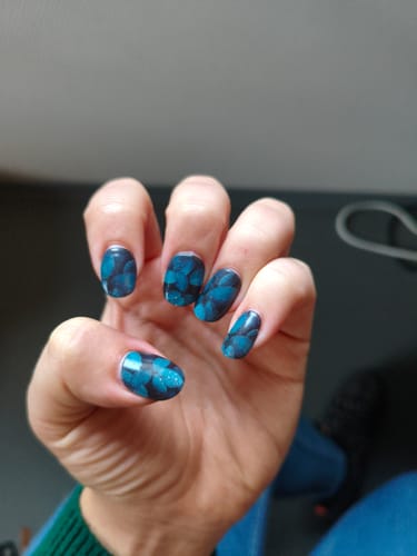 Anna J. review of UV Gel: Teal Foliage image 1 out of 1