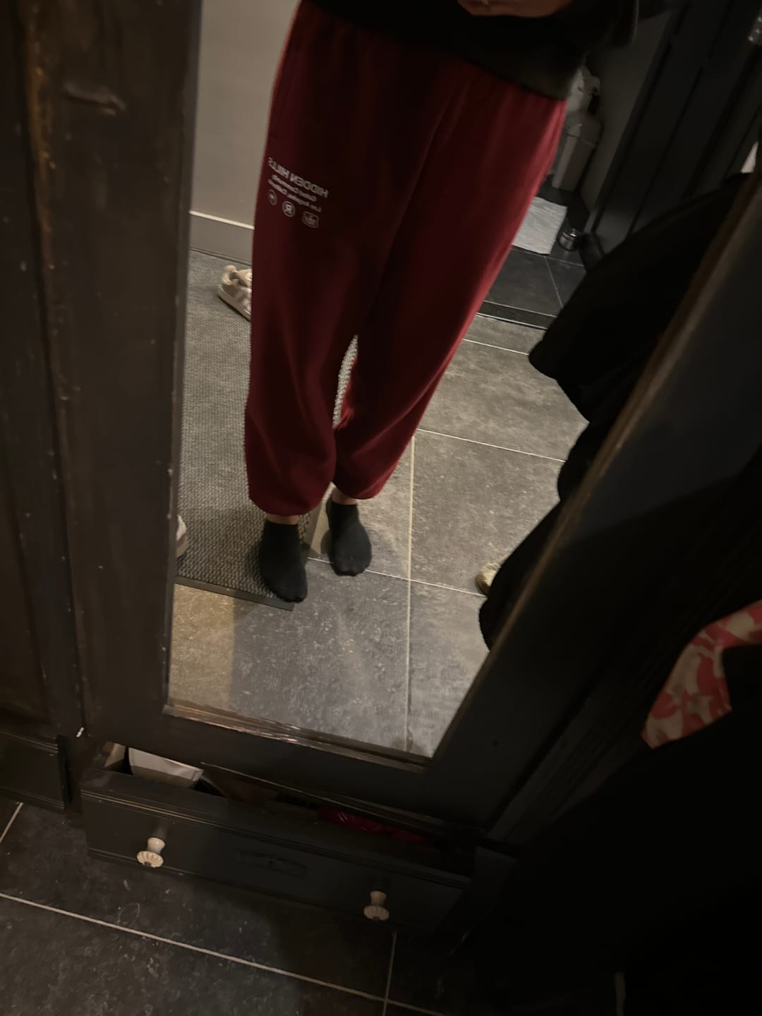 Kundenbewertung mit Foto von LABEL CUFFED SWEATPANTS BURGUNDY