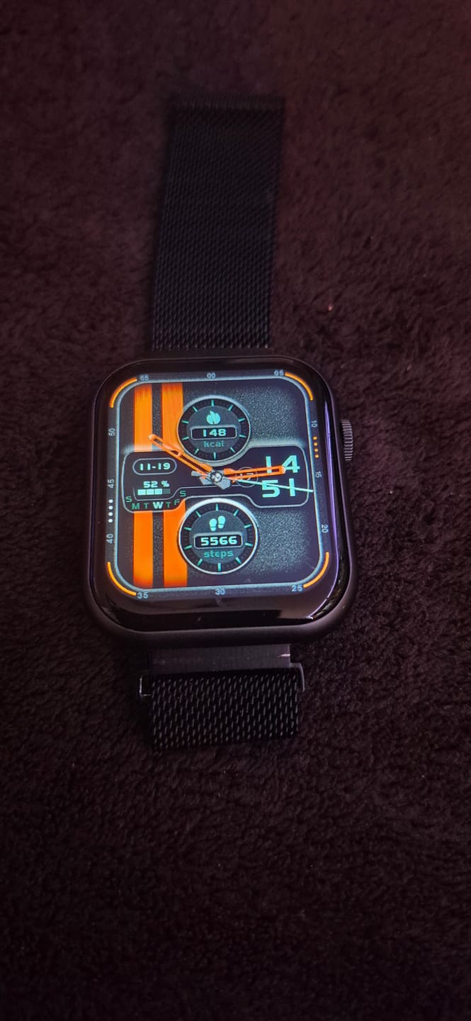 Customer photo review of Top Performance Smartwatch mit Gesundheitstracking / IP67 Wasserdichtigkeit / 35 Tage Akkulaufzeit / 100 Sportmodi