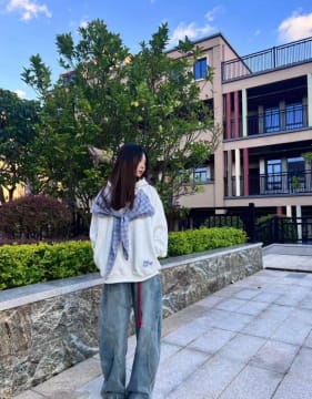 Customer photo review of Aelfric Eden Rope Washed Baggy Barrel Jeans