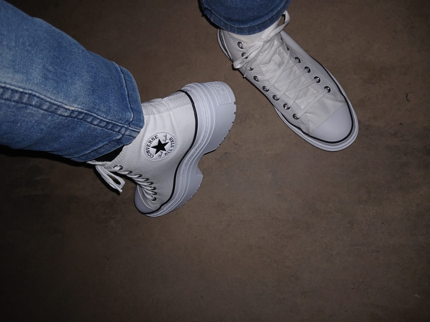 Customer photo review of Zapatillas Converse Tacon Chuck Taylor Lugged Hell Hi Platforma Blancas