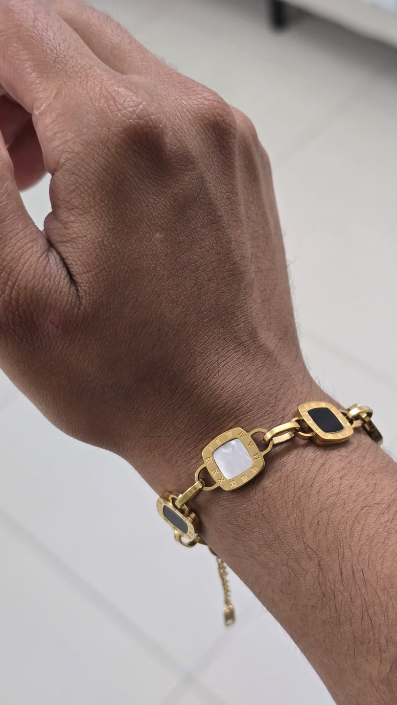 Customer photo review of Pulseira Mono Quadrada Banhado em Ouro 18k