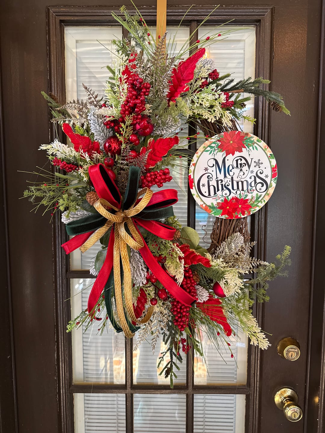 Customer photo review of 18" Oval Grapevine Wreath - DECOE-037