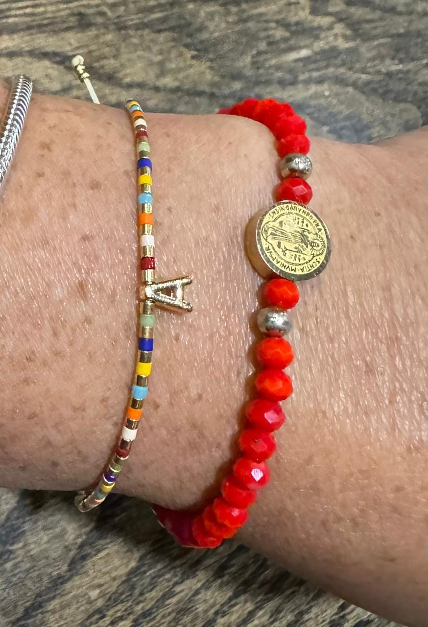 Customer photo review of Collar Plateado Liso Inicial Balloon