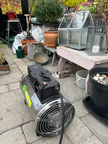 Customer photo review of Gewächshausheizung "Phoenix" mit 3 Stufen bis 2800 W und 460 m³/h Luftumwälzung