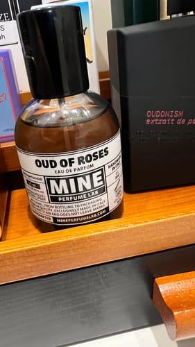 Customer photo review of OUD OF ROSES