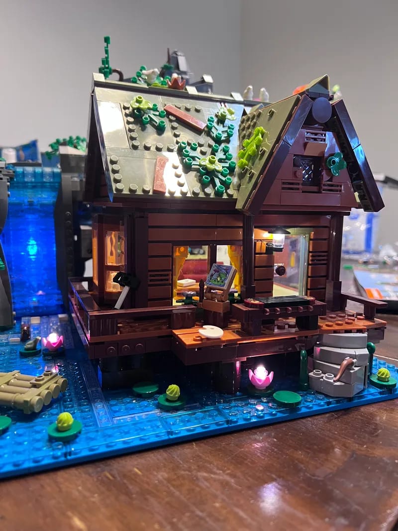 Customer photo review of Waterfall Cabin by Lumibricks