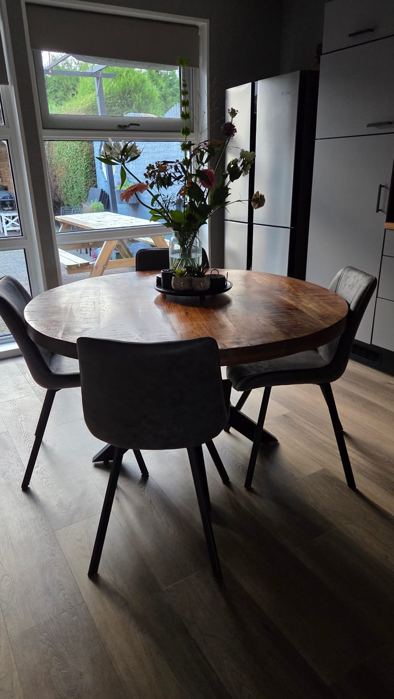 Customer photo review of Luna Stoel