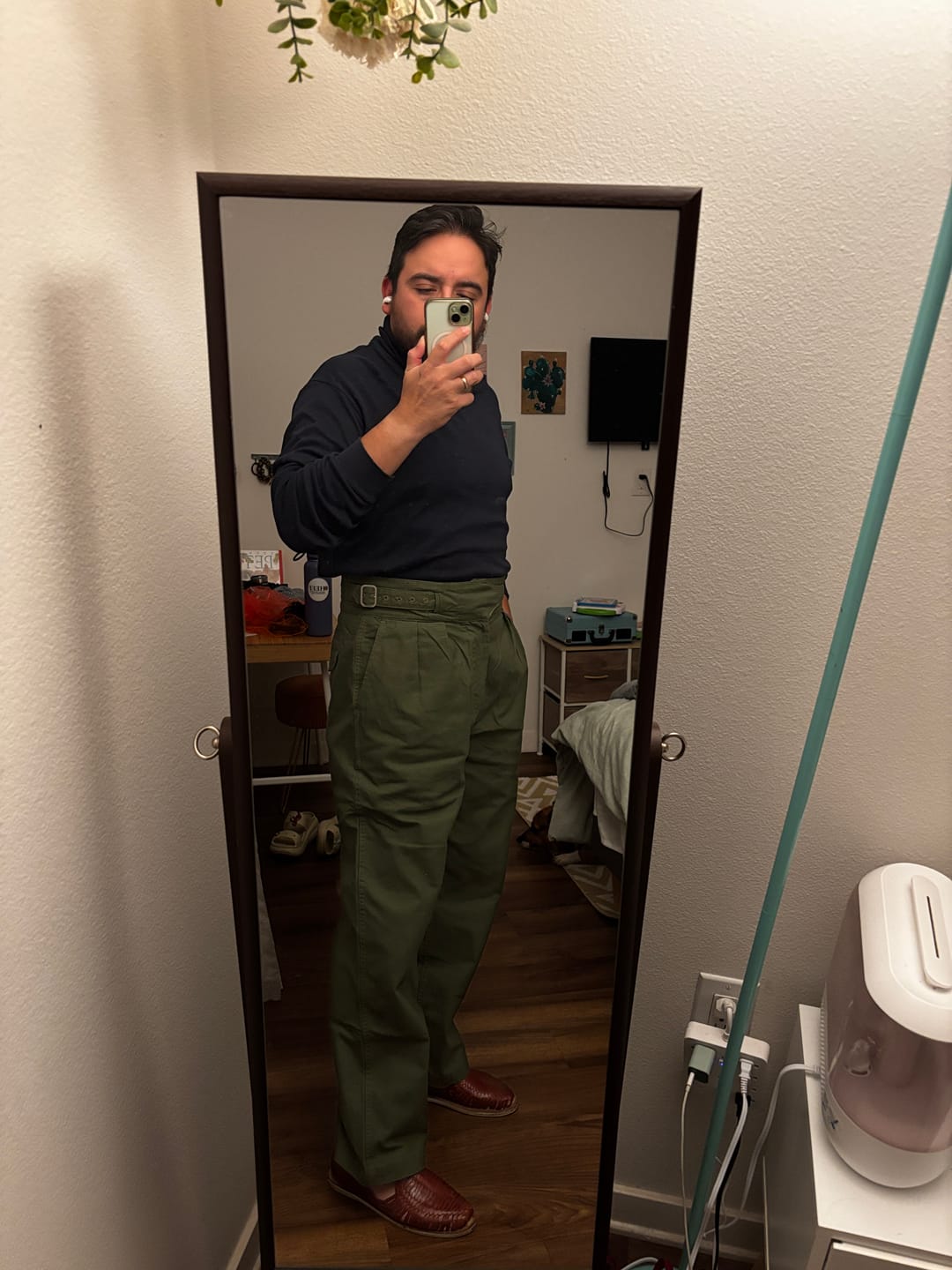 Customer photo review of 1943 British Army KD & JG Gurkha Bermuda Pants - Olive