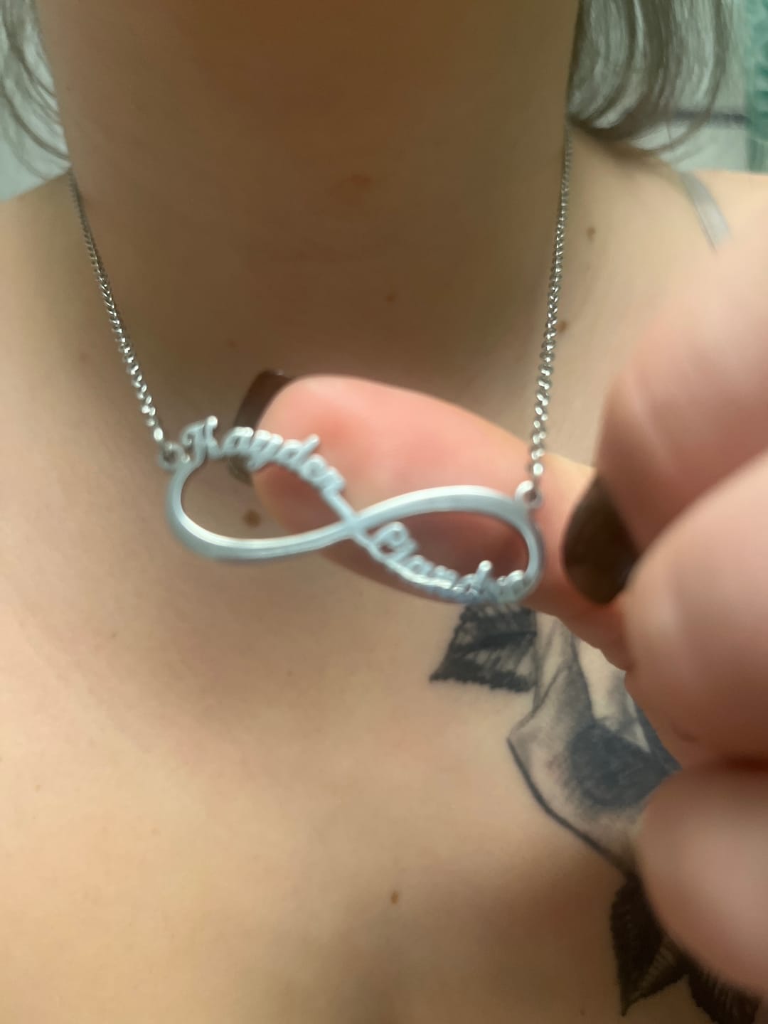 Customer photo review of Collier Infini Personnalisé Deux Prénoms