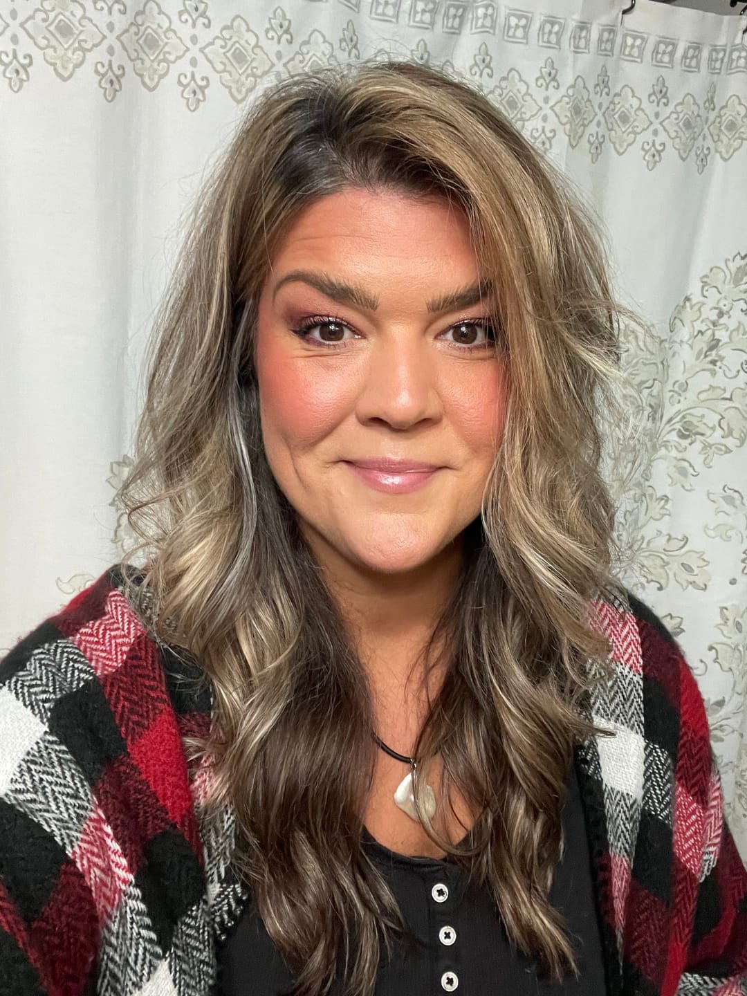 Customer photo review of Root Texturizing Powder + Flex Hold Hairspray Bundle