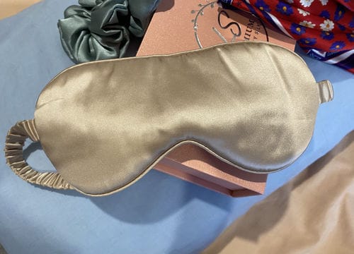 Customer photo review of Silk Sleep Eye Mask - Champagne Gold