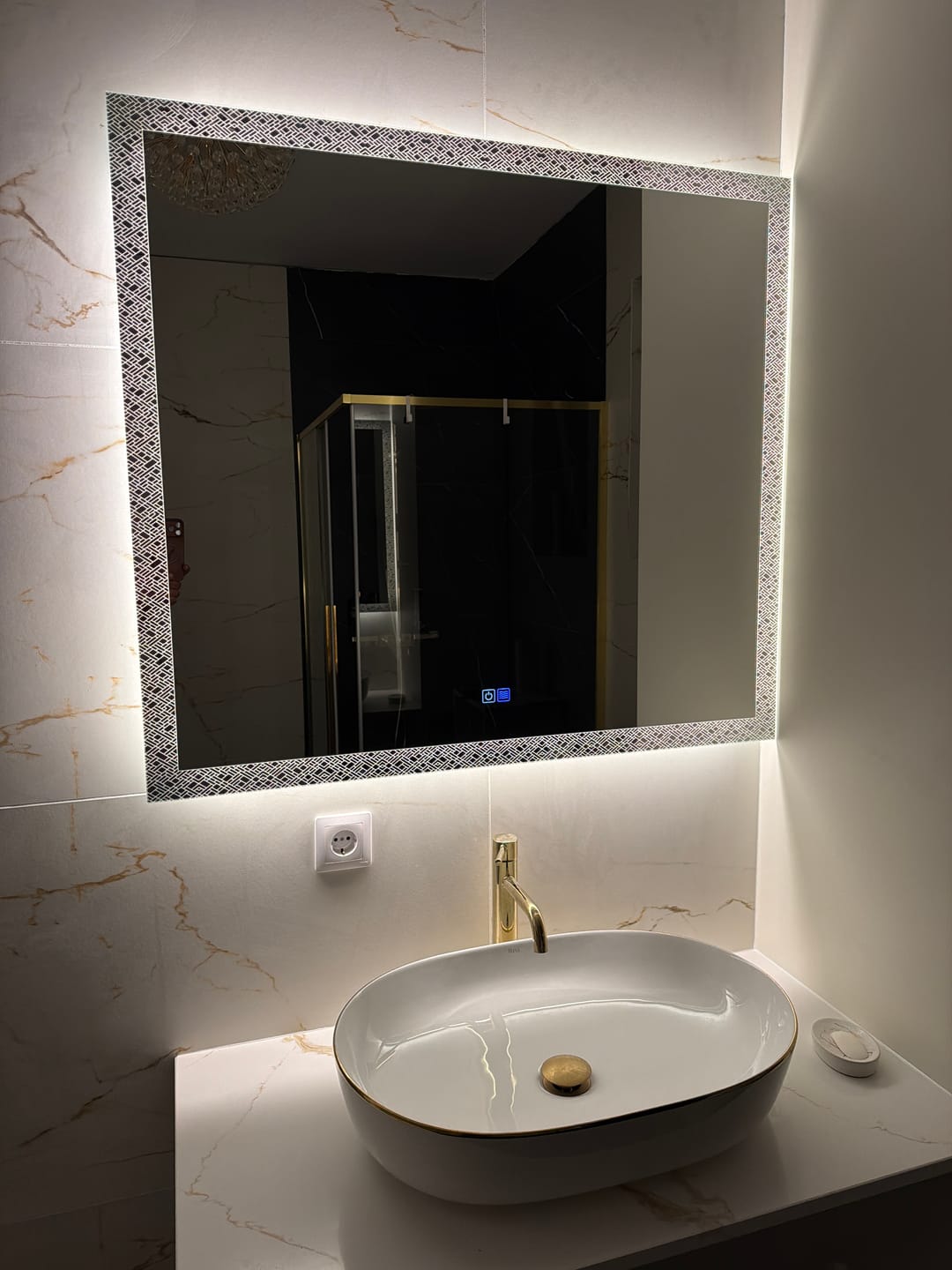 Customer photo review of Oglinda LED Orizontala, Touch LED, Dimare, Dezaburire, LED 4000K Neutru - Gama Simetria Model 5