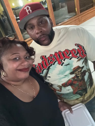 Customer photo review of GODSPEED Skull Couple T-shirt